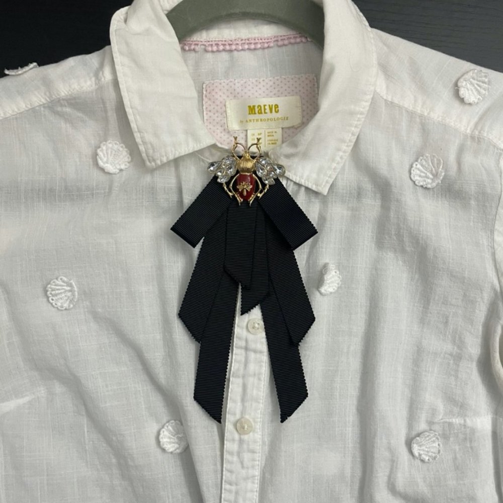 High quality BOW brooch- NEW